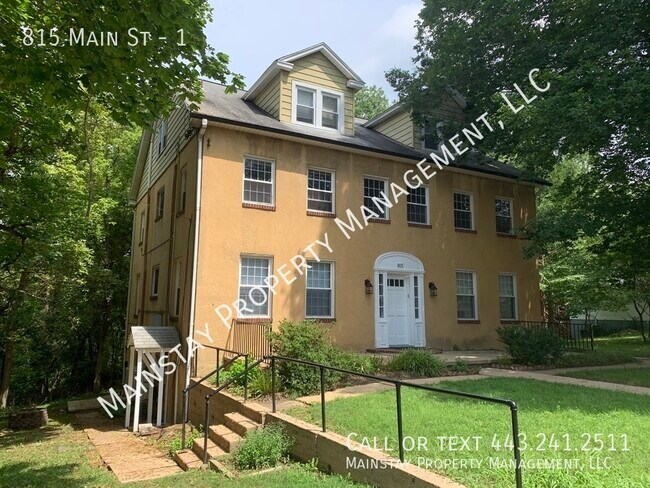 Building Photo - 815 Main St