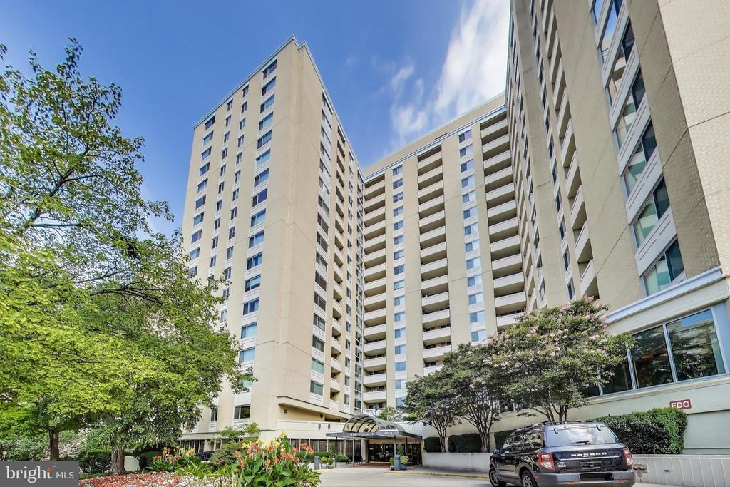 Primary Photo - 4601 N Park Ave