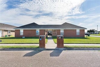 Building Photo - 2100 N Paradise Dr