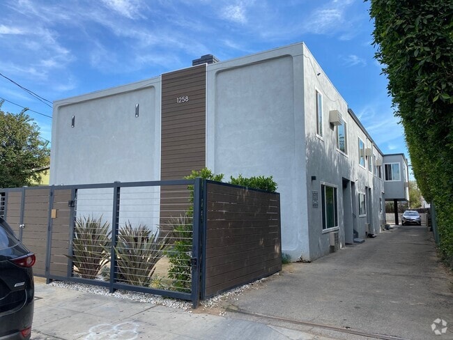 Building Photo - The Harvard Hideaway