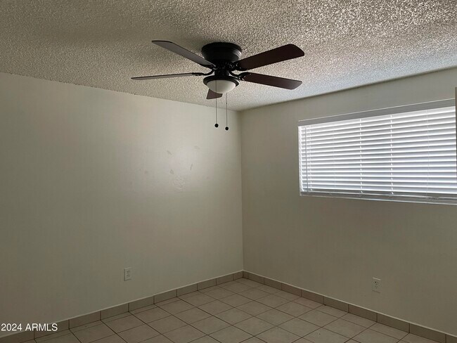 Foto del edificio - 1205 W Southern Ave