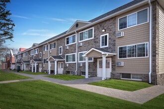 Building Photo - 621 Tulip Ave