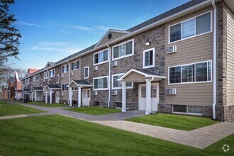 Building Photo - 605 Tulip Ave