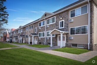 Building Photo - 609 Tulip Ave