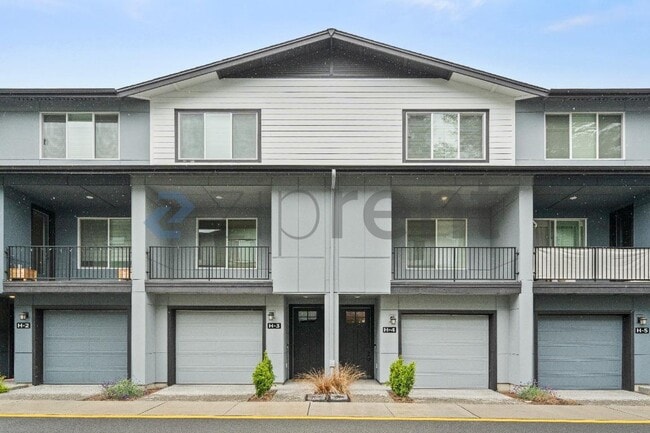 Building Photo - Unit H4