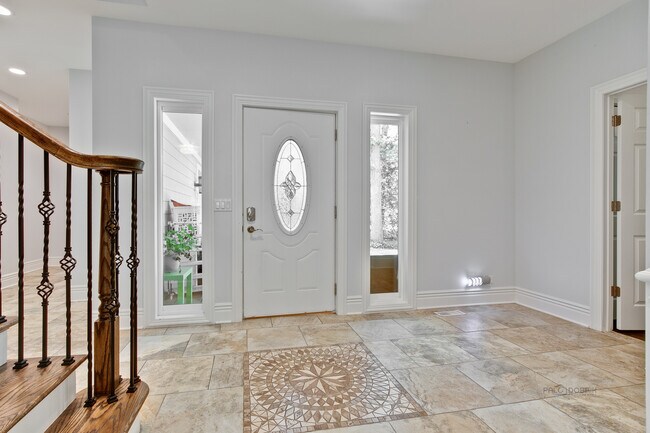 Foto del edificio - 24 Plymouth Ct