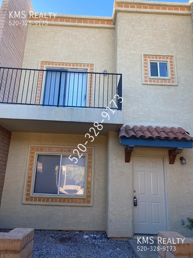 Building Photo - 3 Beds / 2 1/2 Baths  -  OWNER / AGENT