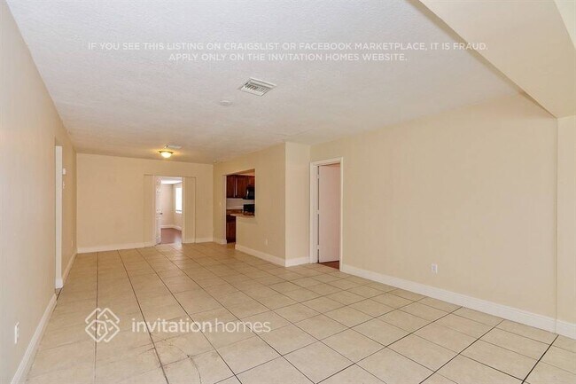 Building Photo - 5131 SW 6th St