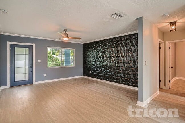 Building Photo - 2317 13th Ave SW