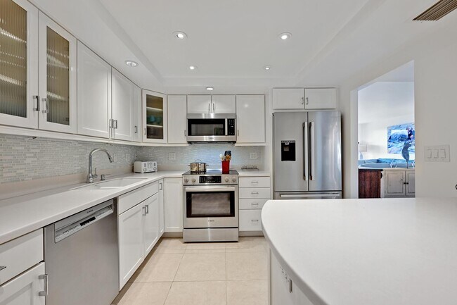 Foto del edificio - 2860 S Ocean Blvd