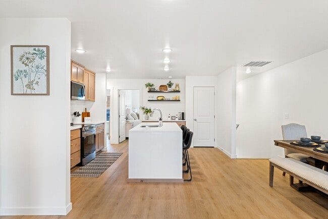 Building Photo - Work Live Unit - At Home Business