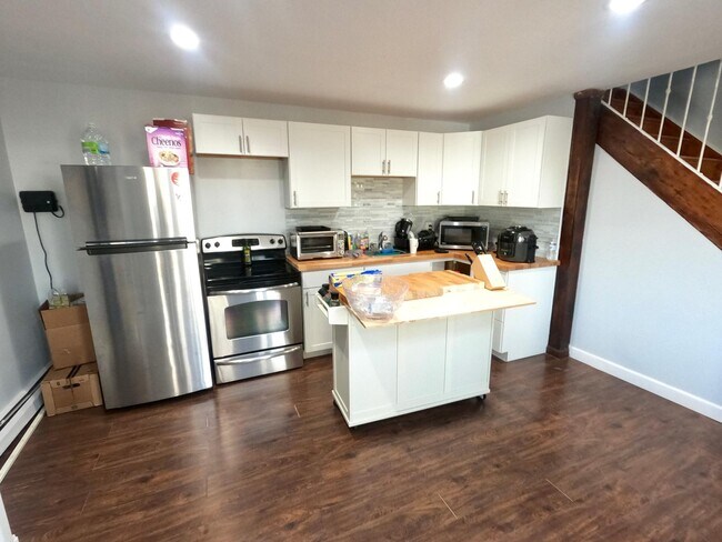 Building Photo - 15 Quail Run