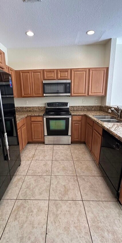 Foto principal - 21003 NW 14th Pl