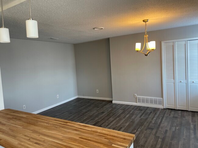 Foto del edificio - 2604 S Compton Ave