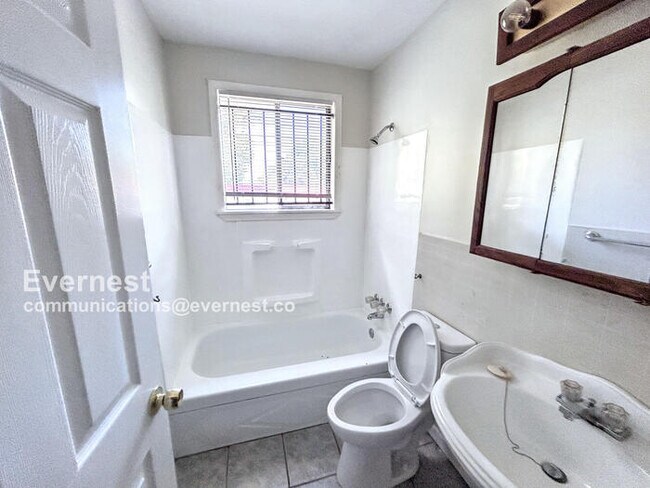 Foto del edificio - 3517 Pine Ave SW