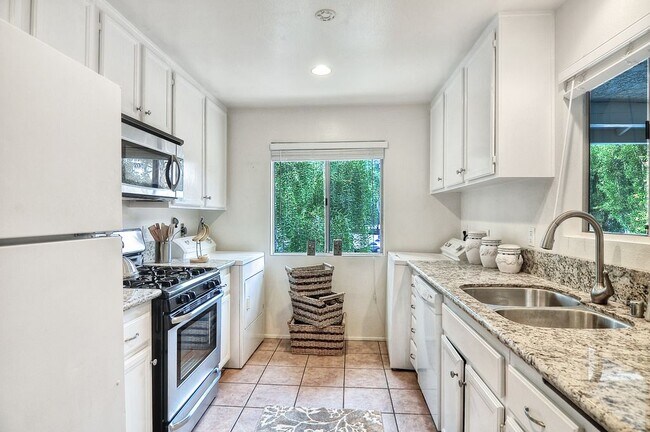 Kitchen - 29784 Sea Shore Ln