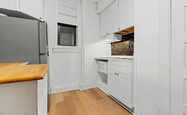 Building Photo - 223 East 58th Street