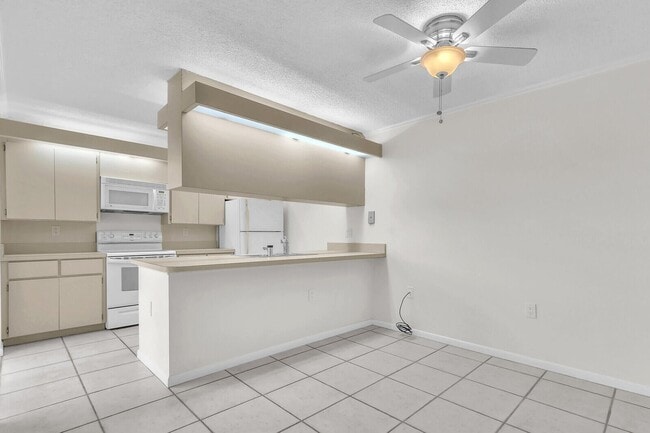 Building Photo - 3026 30th Ct