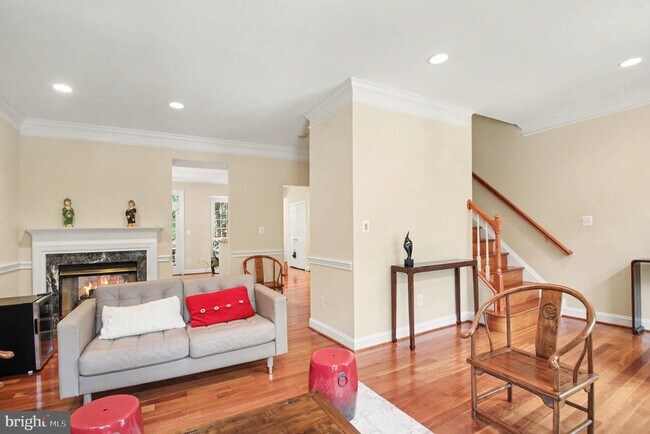 Building Photo - 1305 Sundial Dr