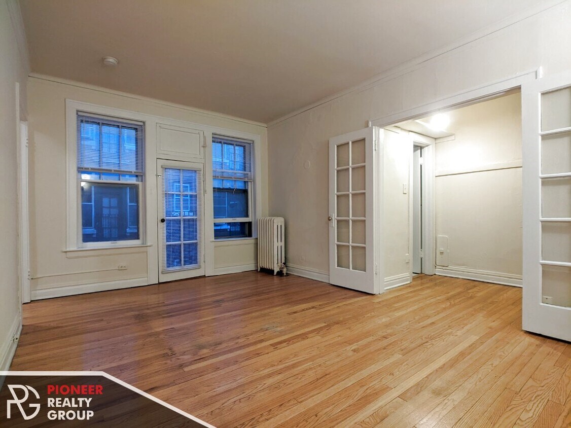 Foto principal - 450 W Surf St