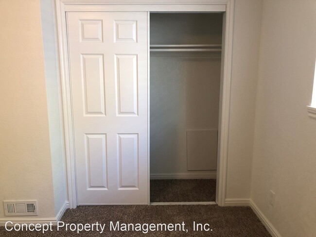 Building Photo - 542 500 E