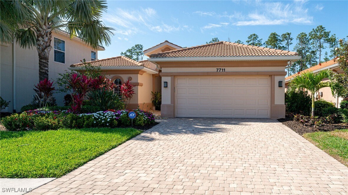 Foto principal - 7711 Martino Cir