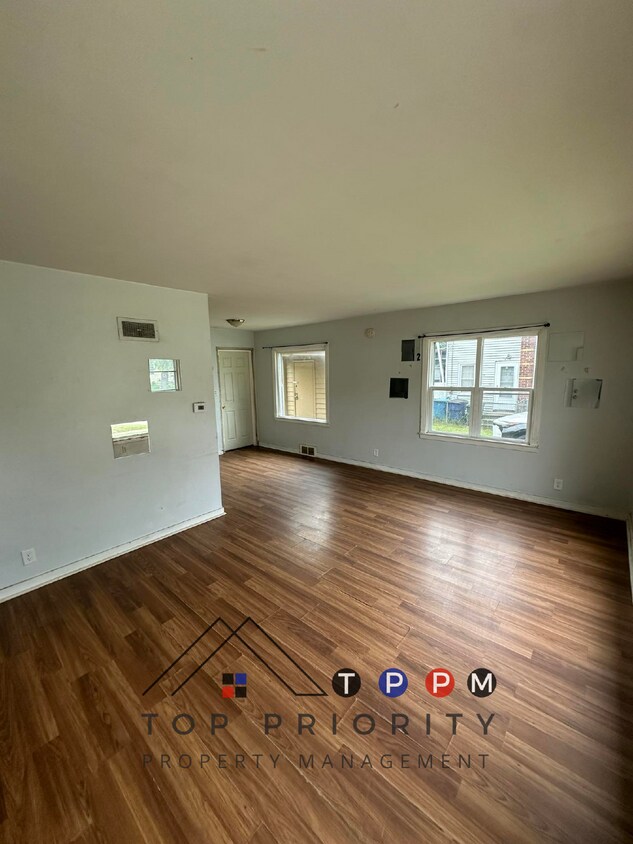 Primary Photo - 1 Bedroom | 1 Bathroom Duplex in Waterloo ...