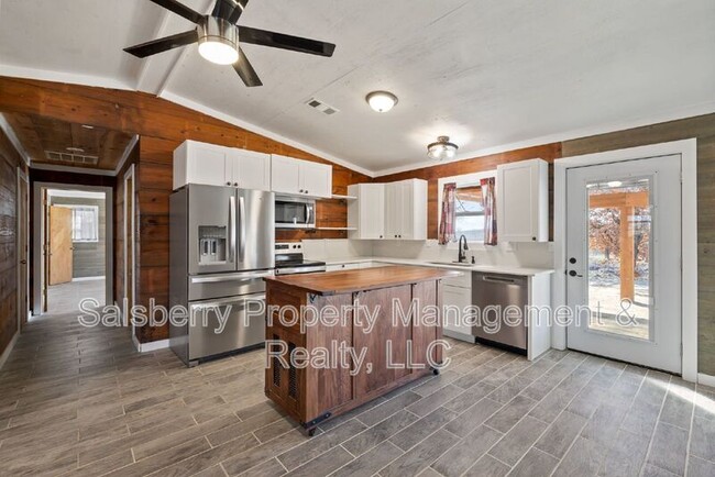 Foto del edificio - 933 Leatherwood Ln