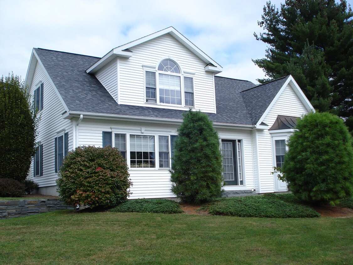 Olde Coach Manor Rentals Queensbury, NY