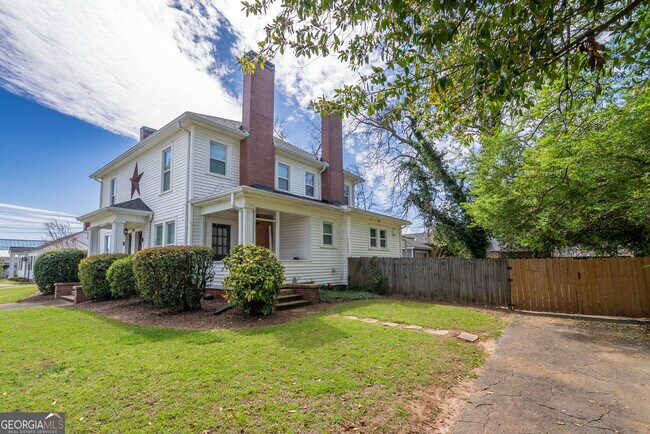 Building Photo - 219 N Midland Ave