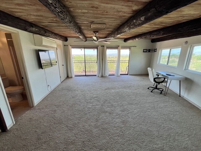 Building Photo - Catalina Foothills- 3 bedroom/ 3 bathroom ...