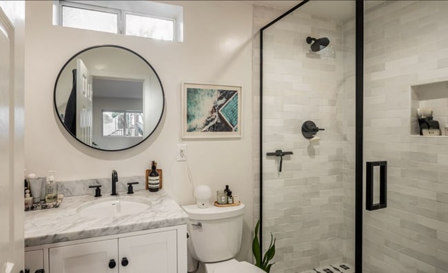 Foto del edificio - 2641 Military Ave