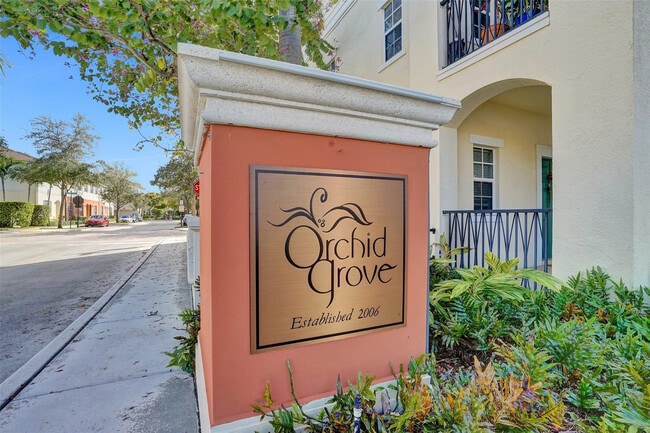 Building Photo - 617 SW 2nd Dr