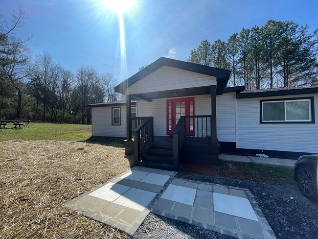 Building Photo - Newly Completely Renovated 3/2 in Quiet Area!