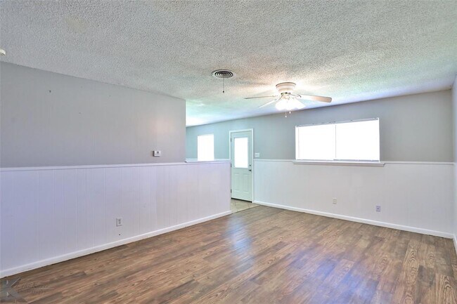 Foto del edificio - 3142 S 23rd St