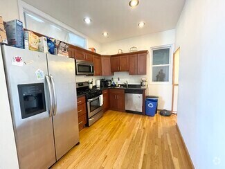 Building Photo - 775 Parker St