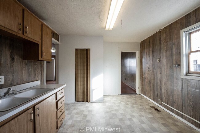 Foto del edificio - "Charming 1-Bedroom Retreat in Kokomo – Cozy 600 Sq Ft with Modern Comforts!"