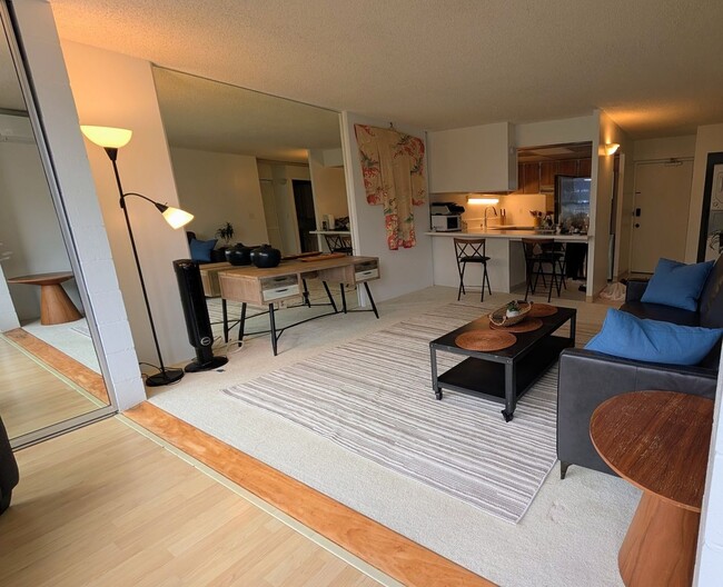Building Photo - Fully furnished 1 bedroom w/ parking near Hawaii Convention Center, Ala Moana Shopping Center and...