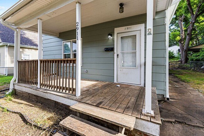 Foto del edificio - Remodeled 2-Bedroom Home in Saint Joseph with Off-Street Alley Parking