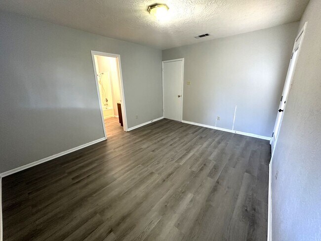Building Photo - 9115 Mockingbird Ln, Beaumont TX 77707