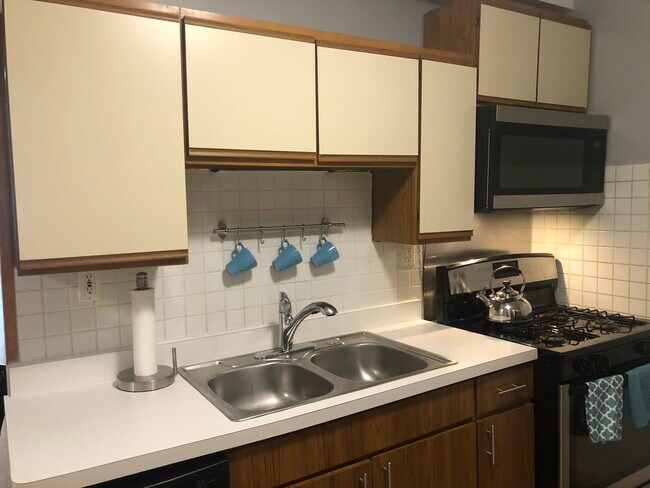 Foto del edificio - 1665 W Wrightwood Ave