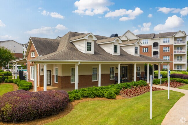 Oficina de arrendamiento y casa club para residentes - Colton Creek