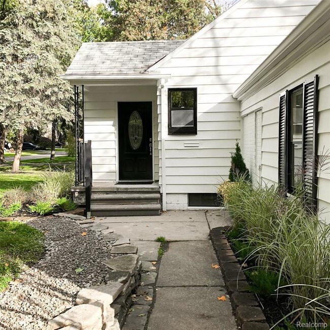 Building Photo - 30706 Everett St