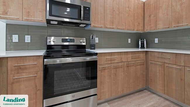 Building Photo - 5256 International Dr