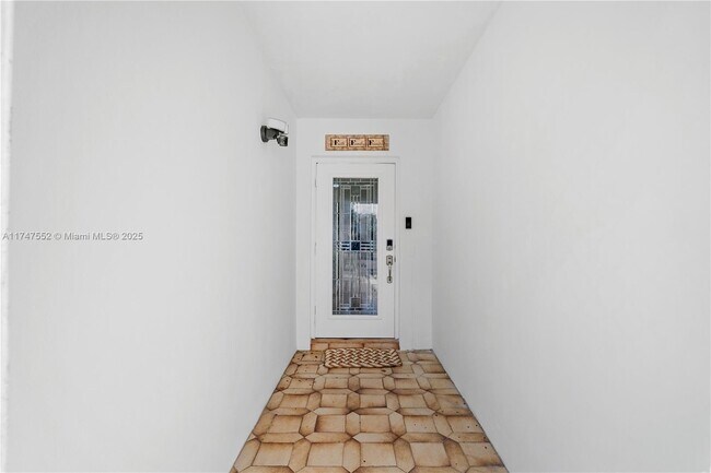 Foto del edificio - 7417 Twin Sabal Dr
