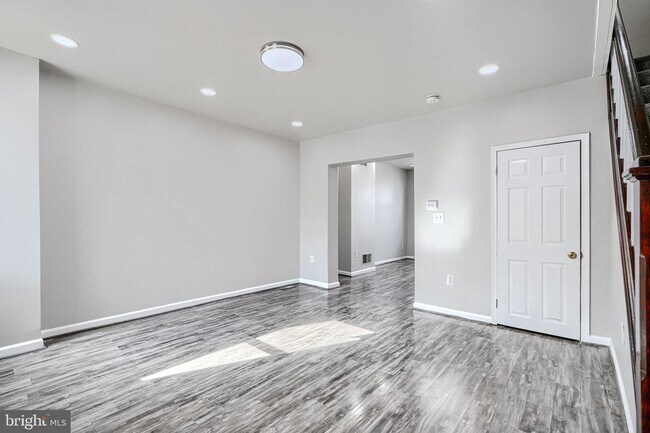 Foto del edificio - Well-Located 3BR Row Home Close to Johns Hopkins & Bayview