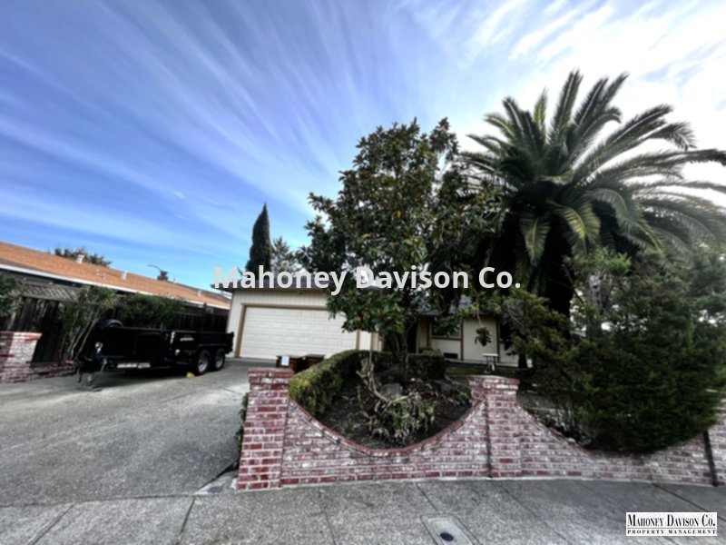 Primary Photo - Updated 3 bed/2 bath Southwest Santa Rosa ...