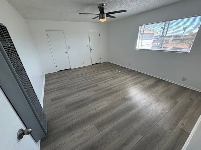 Building Photo - 4023 W 141st St