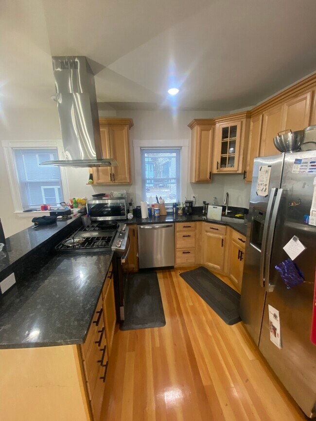 Building Photo - 11 Aberdeen Rd