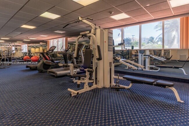 Building Photo - 17275 Collins Ave